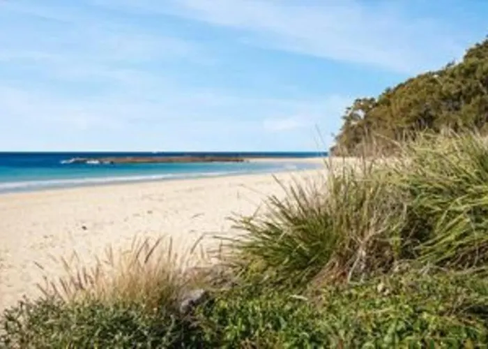 A Reef Intermission - A Coast Break At Mollymook
